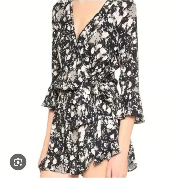 Free People All The Right Ruffles Romper Size S Black NWT - Picture 9 of 10